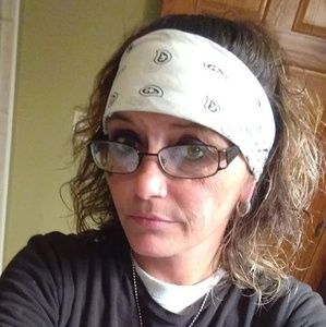 Meet your Posher, Leanna